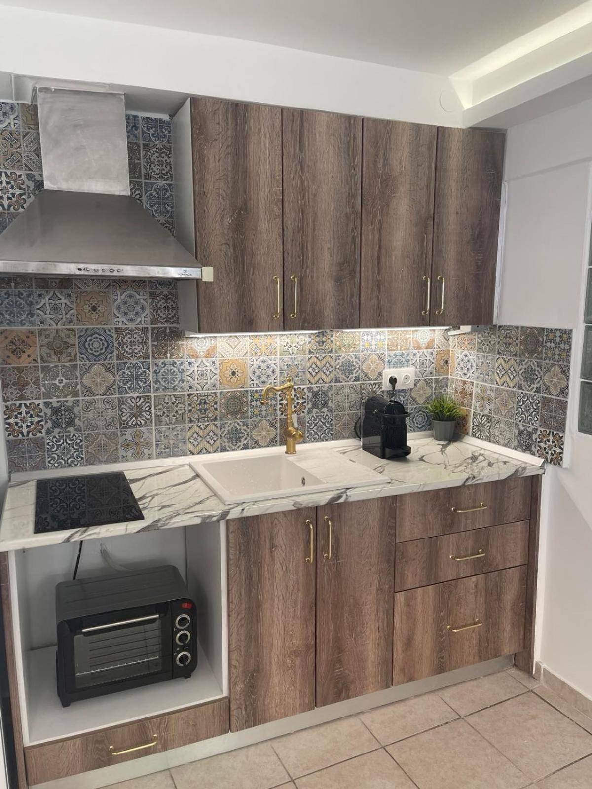 Skg Retreat Emerald - 5Min Walk From Seafront Tesalonika Bagian luar foto
